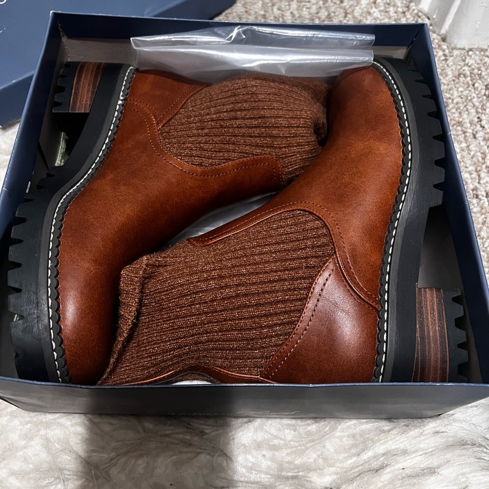 Brown boots new never worn